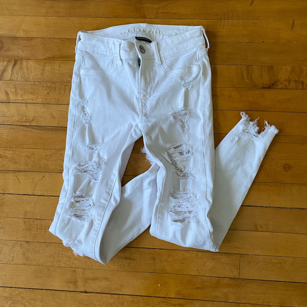 American Eagle, size 0, white skinny ripped jeans